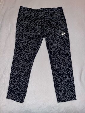 Nike Black & White Patterned Women’s Athletic Leggings